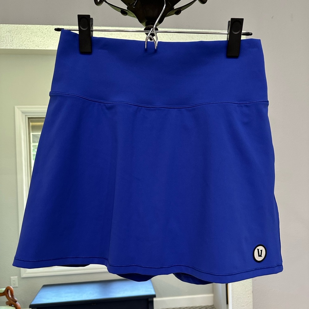 Vuori Ladies Skort. Size small.